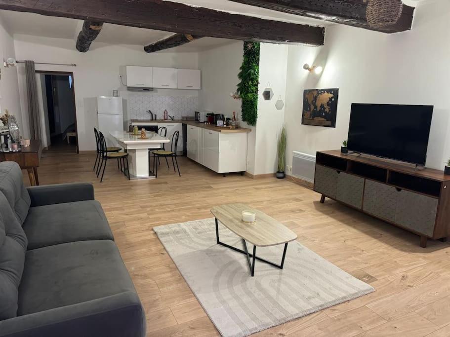 Appartement T2 Cosy Centre-Ville Pernes-les-Fontaines Dış mekan fotoğraf